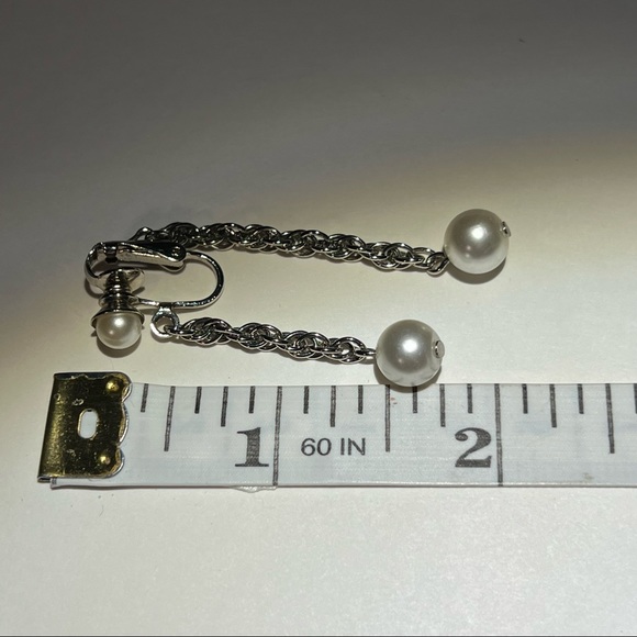 VTG 50s Faux Pearl and silver tone chain dangle earrings Never Worn - Picture 6 of 7